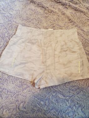 Asics Women's Light Gray Ans White Camo Athletic Shorts with Reflective Accents